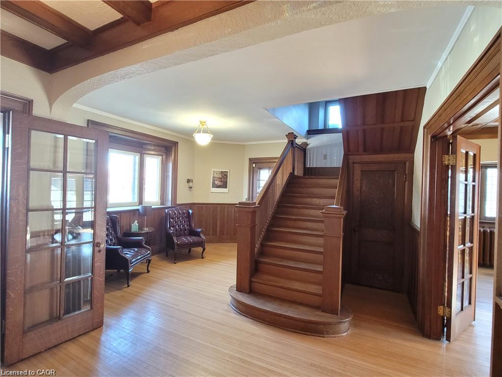 71 Norfolk Street N Property Photo 14