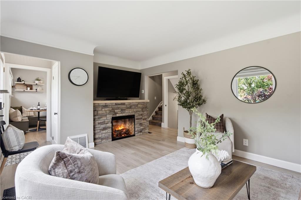20 Hillview Street Property Photo 3