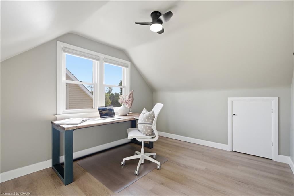 20 Hillview Street Property Photo 19