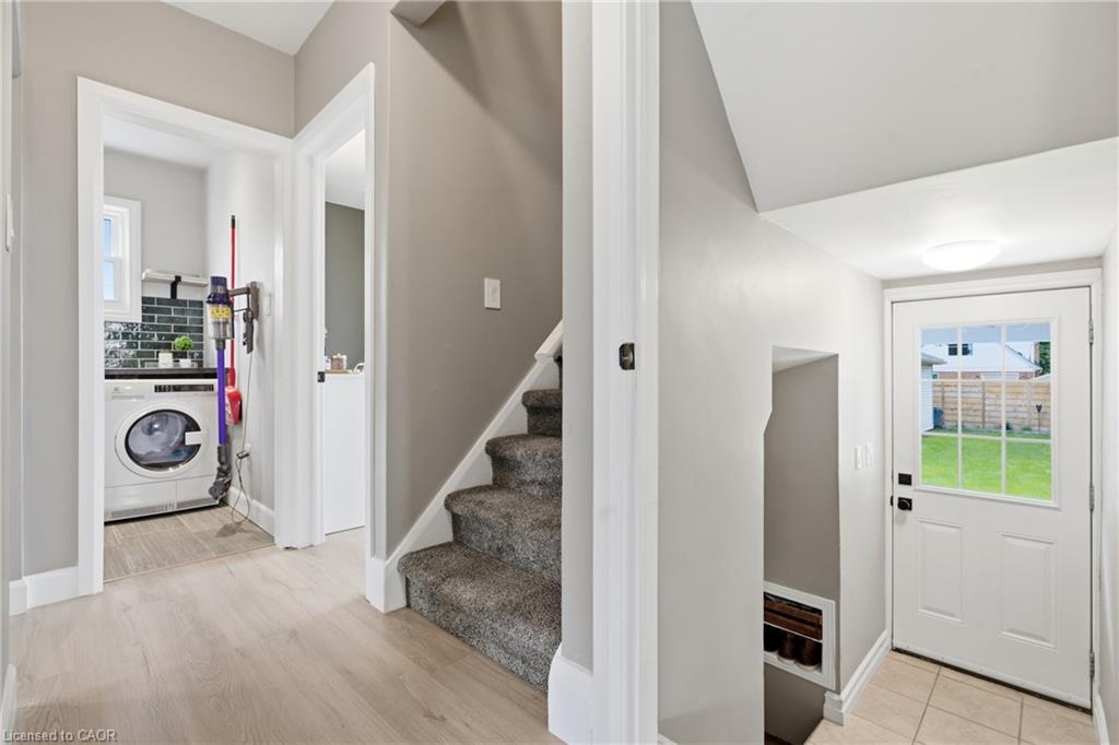 20 Hillview Street Property Photo 22