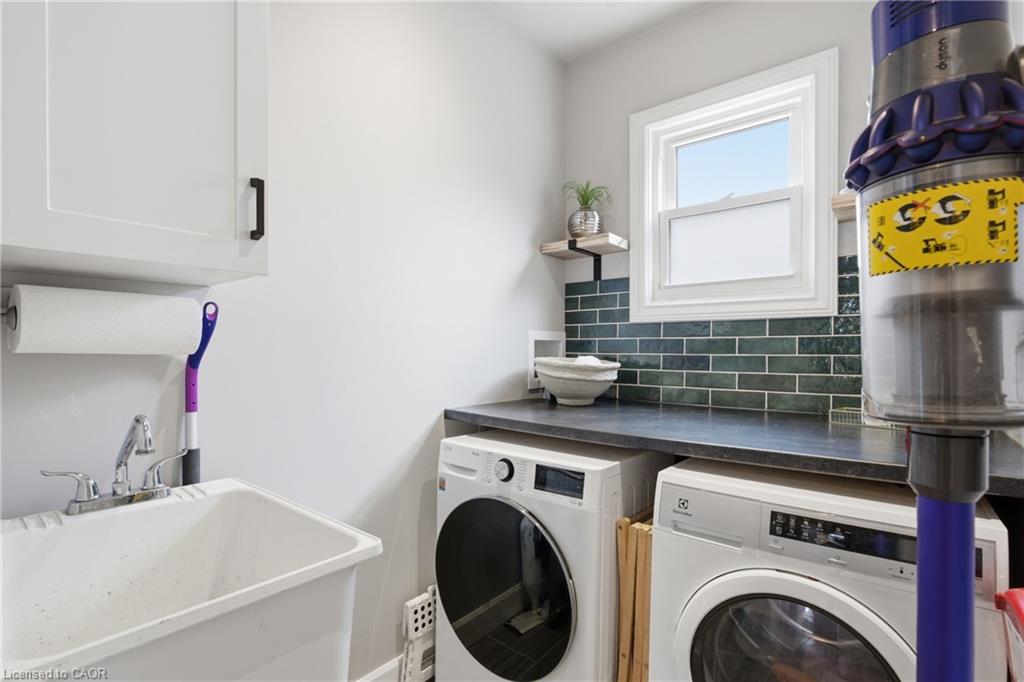 20 Hillview Street Property Photo 23