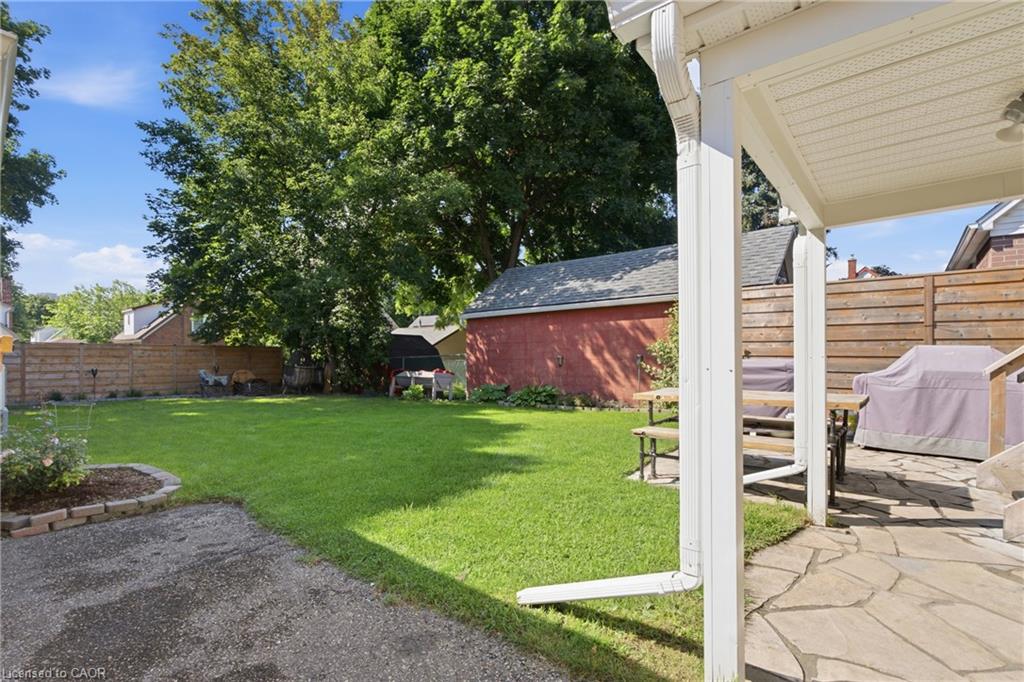 20 Hillview Street Property Photo 35