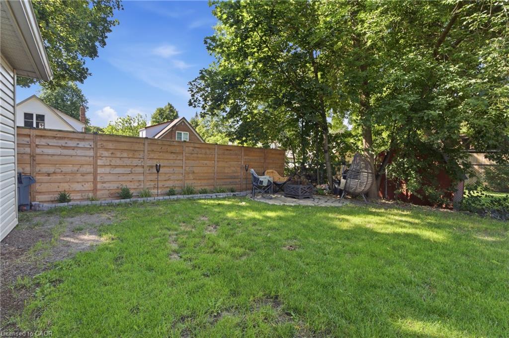 20 Hillview Street Property Photo 36
