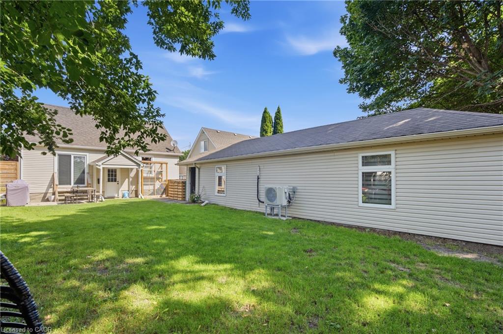 20 Hillview Street Property Photo 37