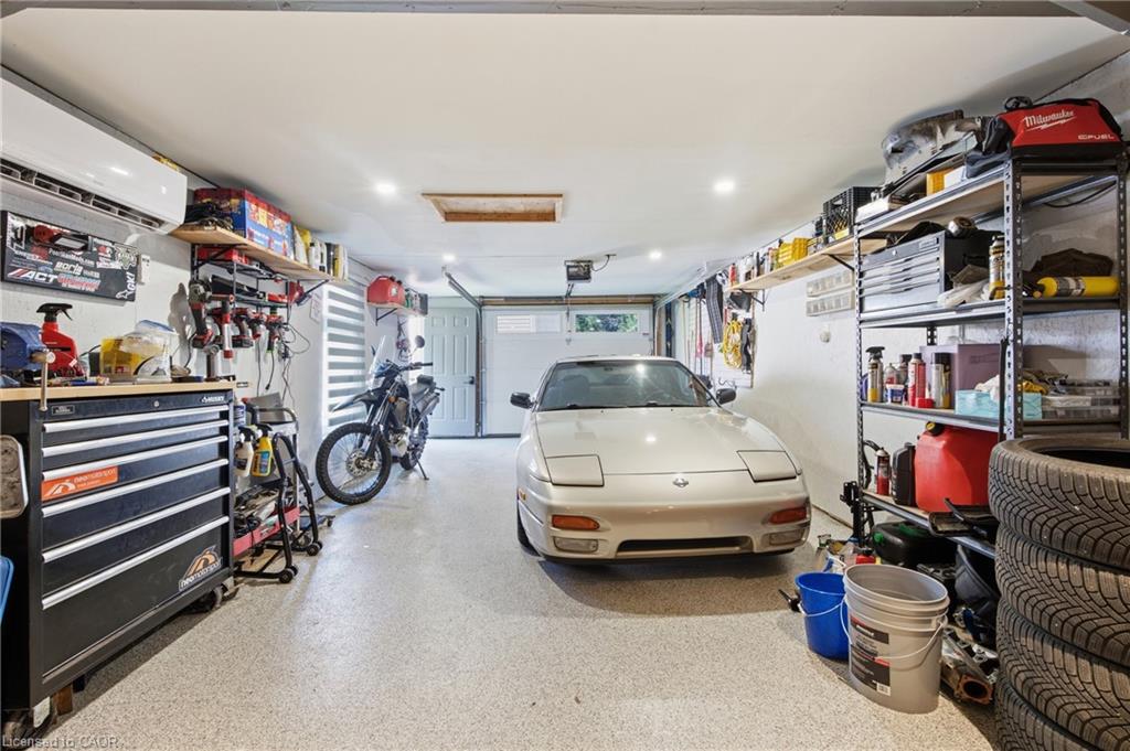20 Hillview Street Property Photo 38
