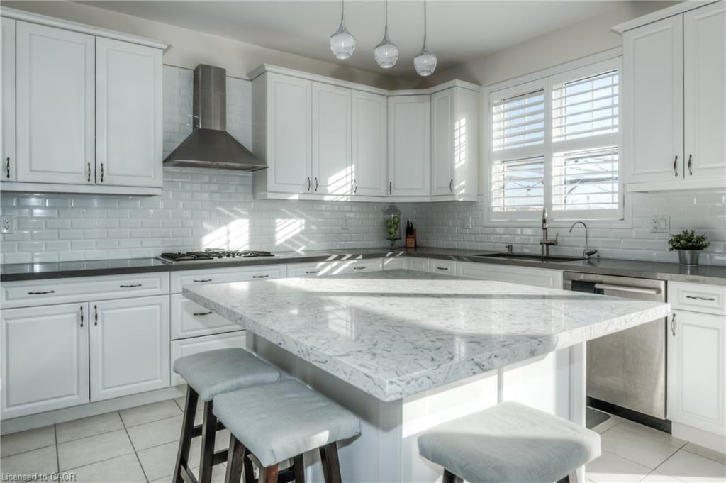 285 Seabrook Drive Property Photo 11