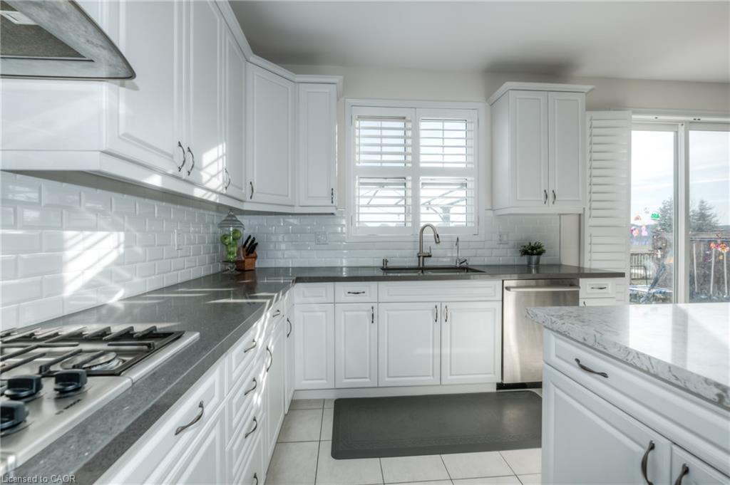 285 Seabrook Drive Property Photo 14