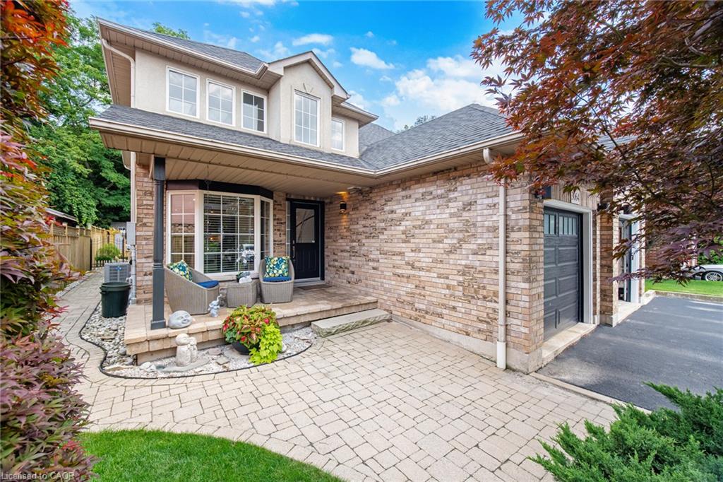 3064 Lakeshore Road W Property Photo 1