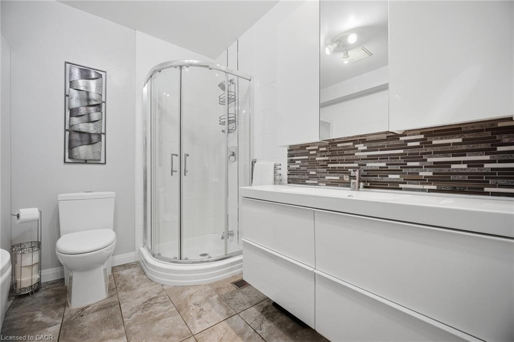 3064 Lakeshore Road W Property Photo 13