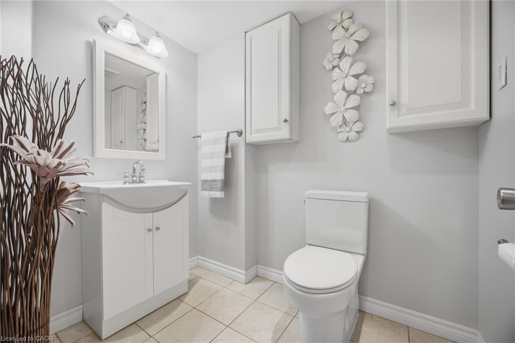 3064 Lakeshore Road W Property Photo 27