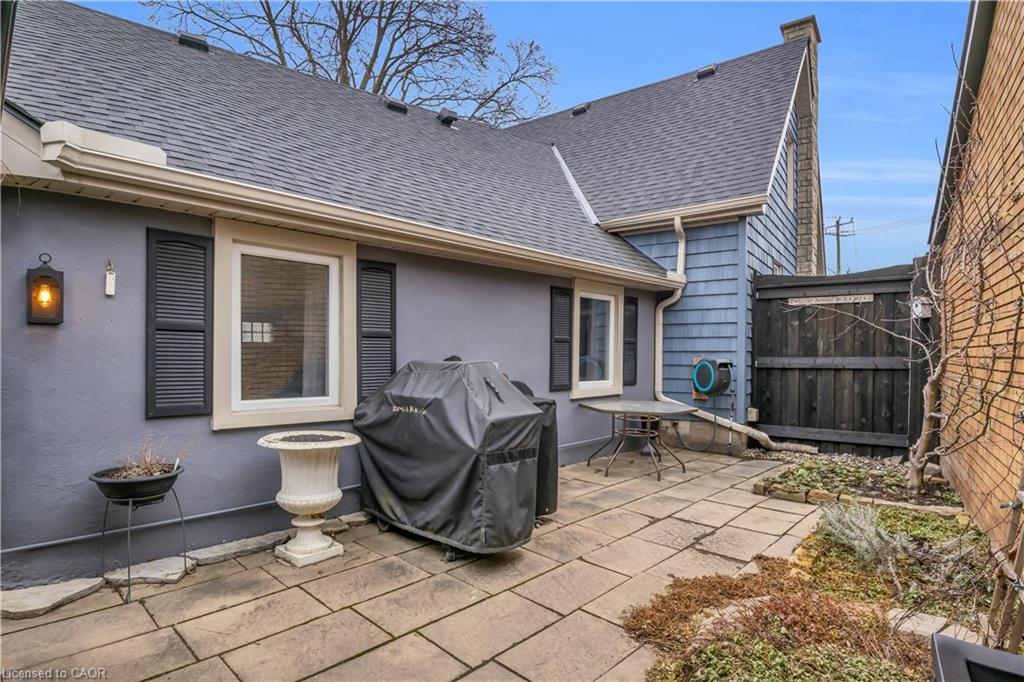 296 Weber Street E Property Photo 32