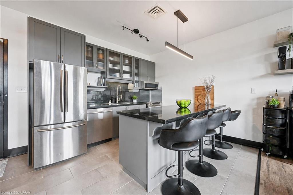 324-26 Ontario Street Property Photo 6