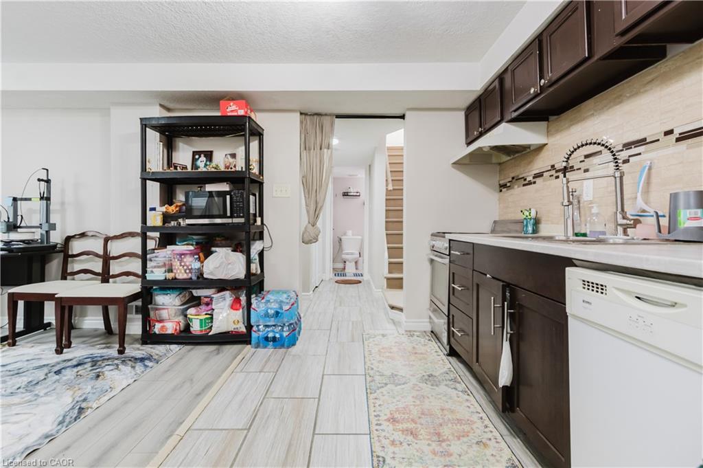 67 Kinzie Avenue Property Photo 37