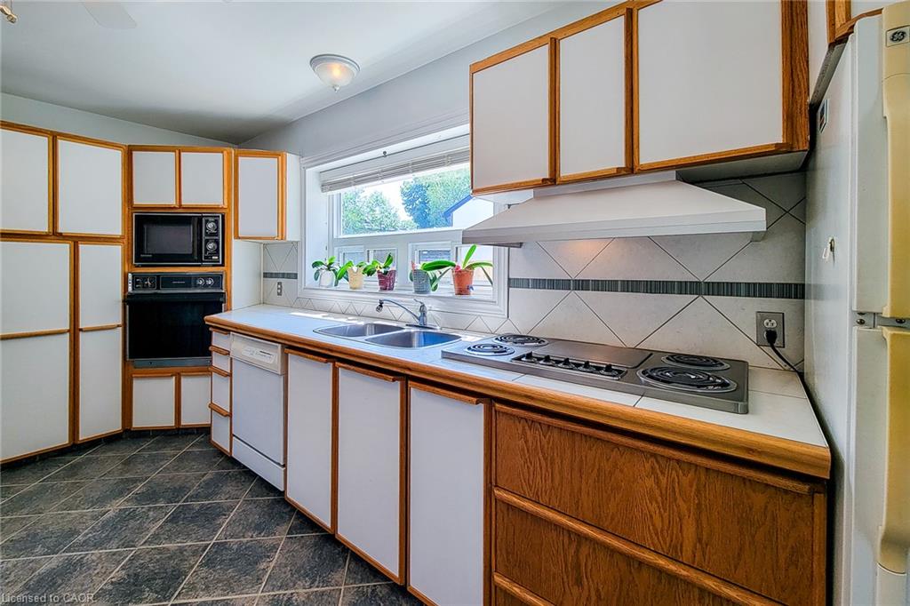 42 Lake Avenue N Property Photo 18