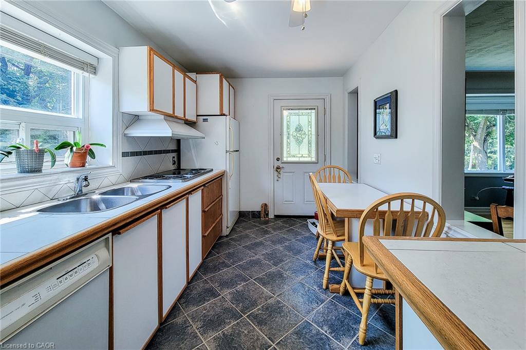 42 Lake Avenue N Property Photo 19