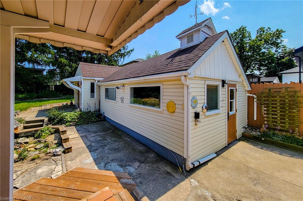 42 Lake Avenue N Property Photo 38
