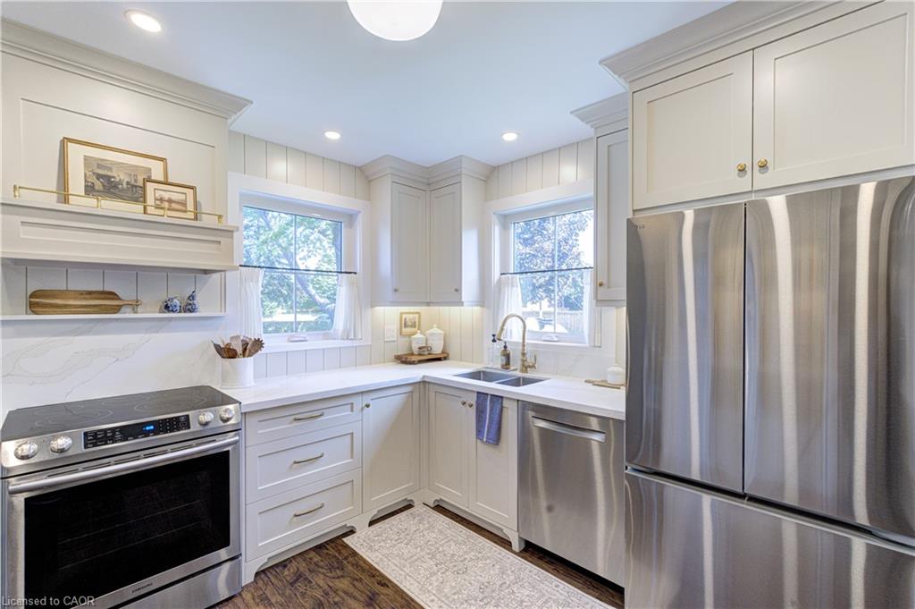 934 Danforth Avenue Property Photo 17