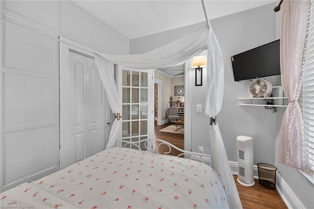 229 Brock Street Property Photo 16