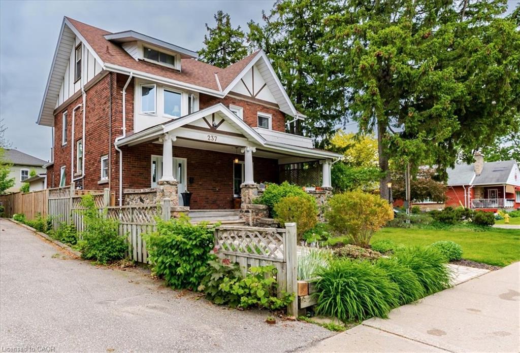 237 Norfolk Street N Property Photo 2