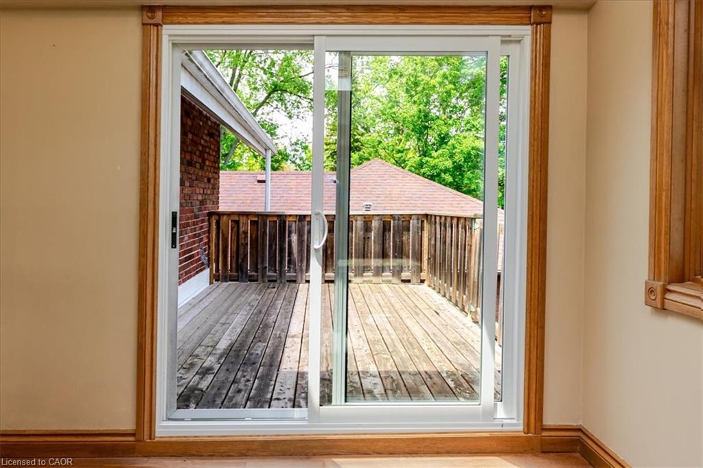 237 Norfolk Street N Property Photo 29