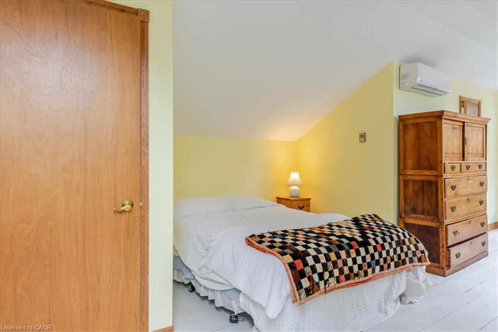 237 Norfolk Street N Property Photo 36