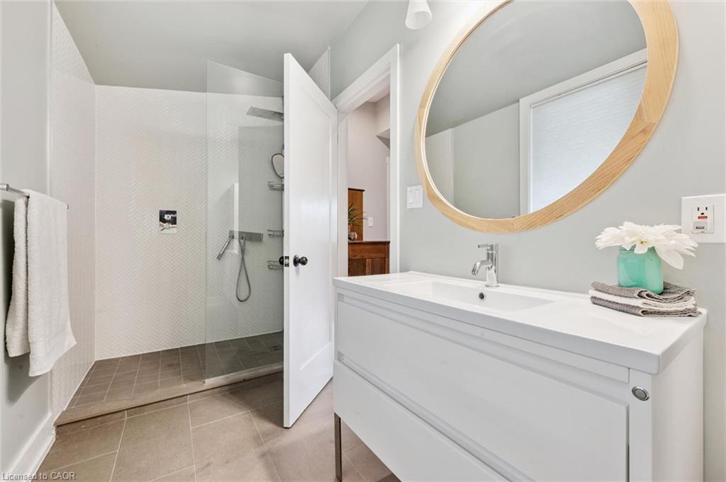 647 Brant-waterloo Road Property Photo 23
