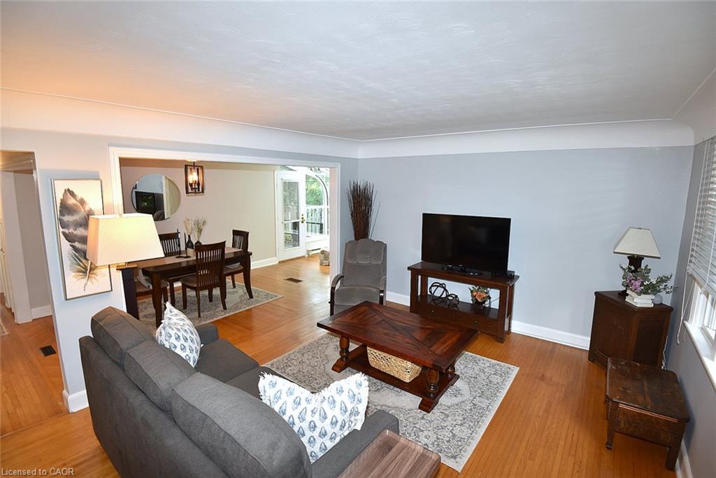 936 Boothman Avenue Property Photo 4