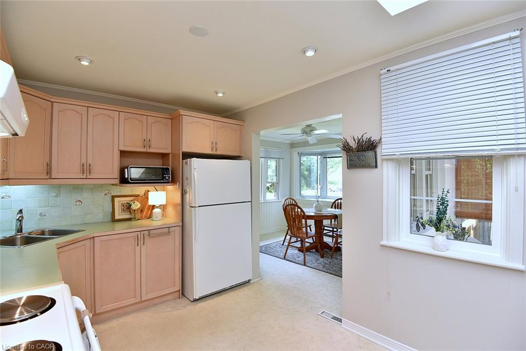 936 Boothman Avenue Property Photo 10