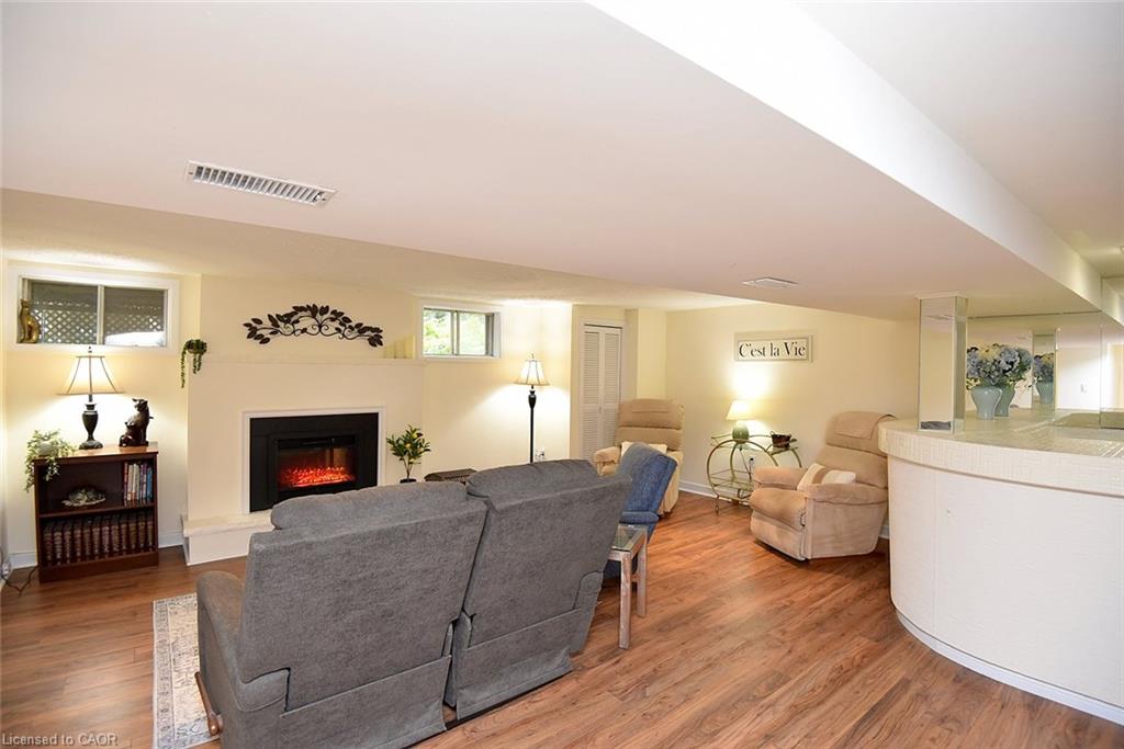 936 Boothman Avenue Property Photo 20