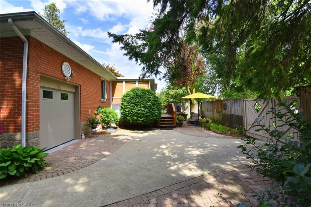 936 Boothman Avenue Property Photo 29