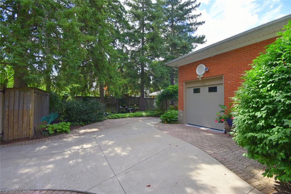 936 Boothman Avenue Property Photo 31