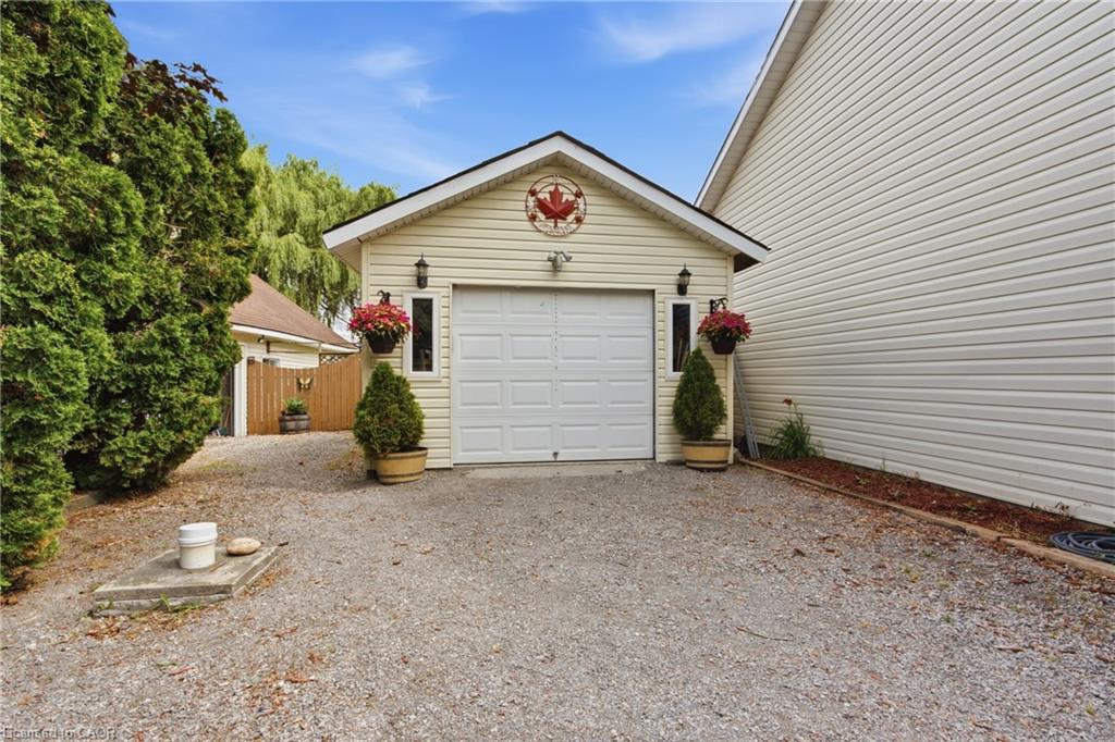 7332 Canborough Road Property Photo 6