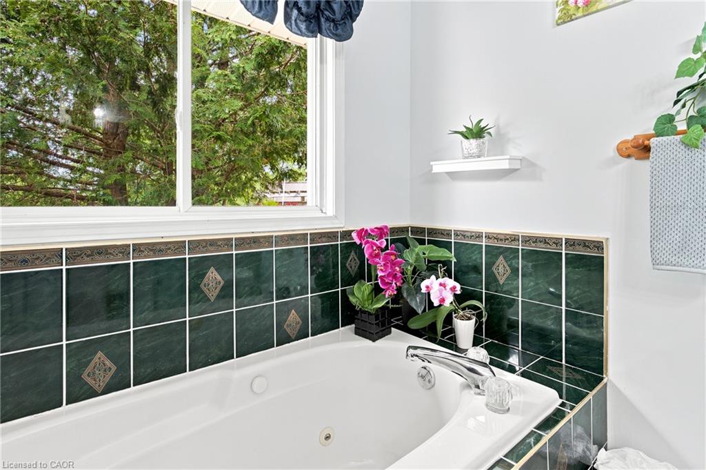7332 Canborough Road Property Photo 17