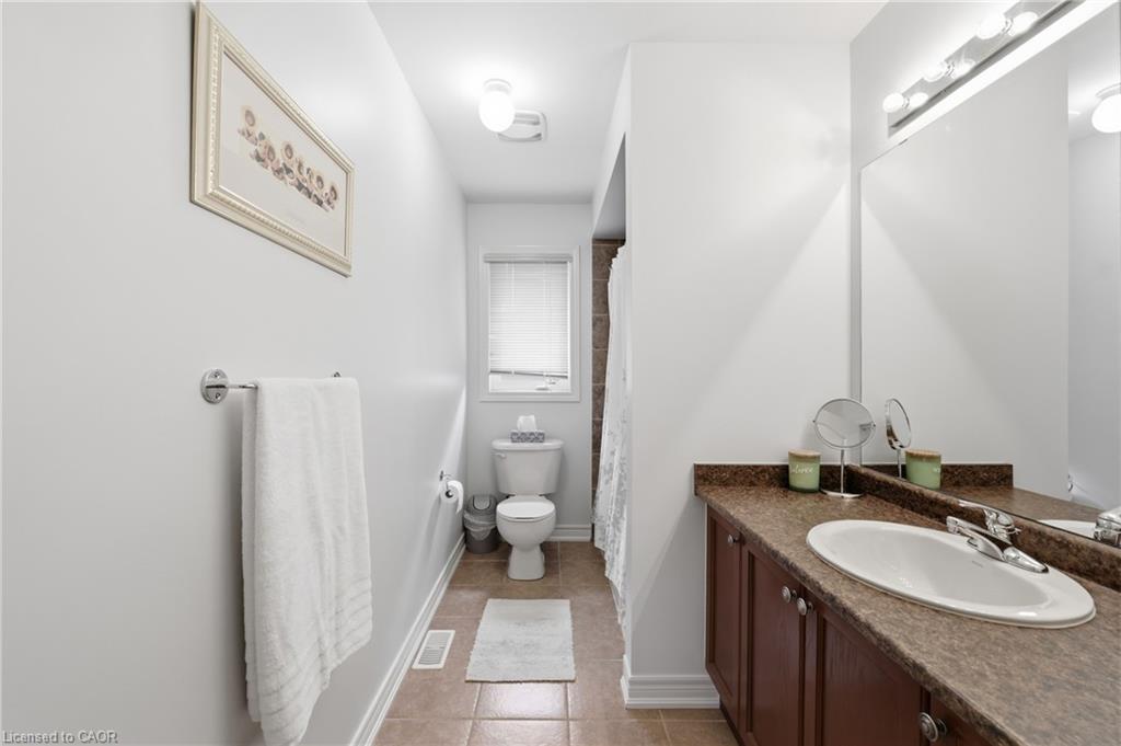 738 Fourth Line Property Photo 35