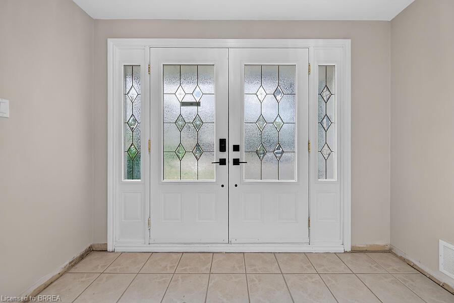 5371 Riverside Drive Property Photo 4