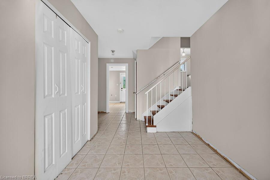 5371 Riverside Drive Property Photo 5