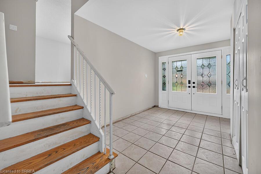 5371 Riverside Drive Property Photo 6