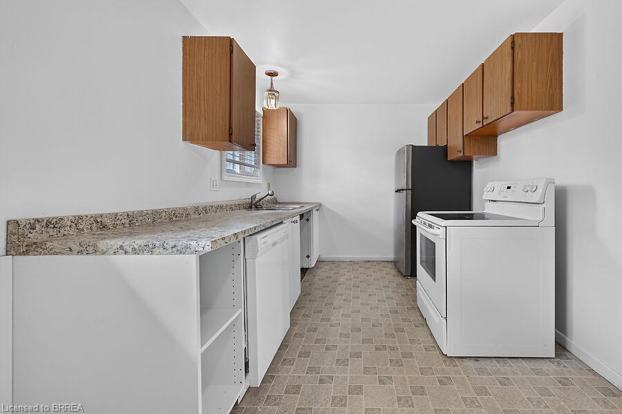 5371 Riverside Drive Property Photo 12