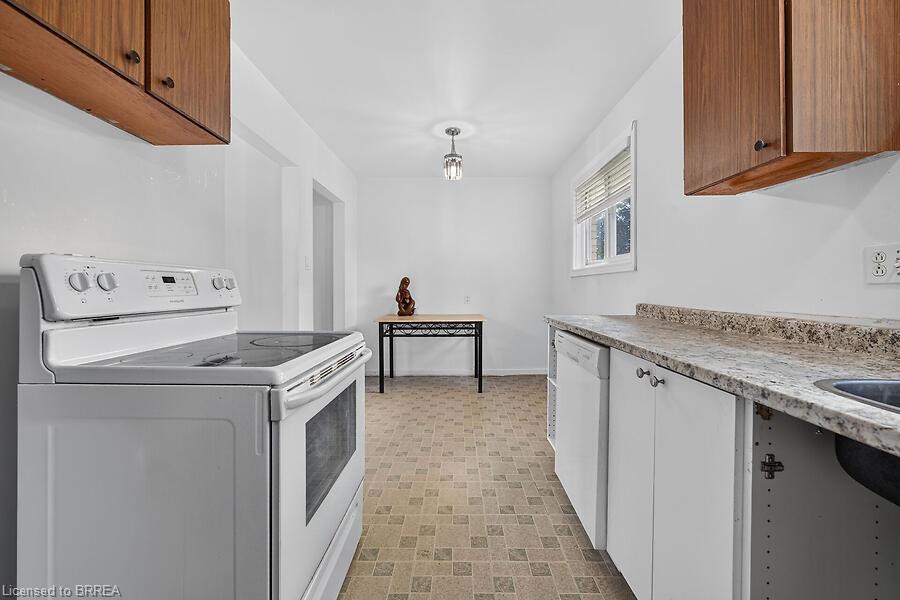 5371 Riverside Drive Property Photo 15