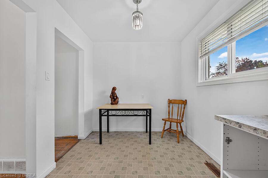 5371 Riverside Drive Property Photo 16
