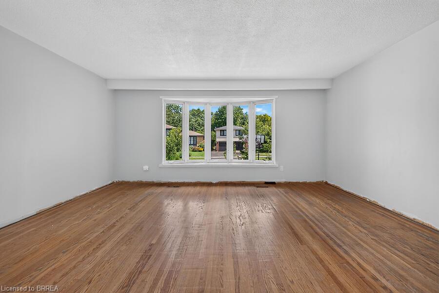 5371 Riverside Drive Property Photo 20