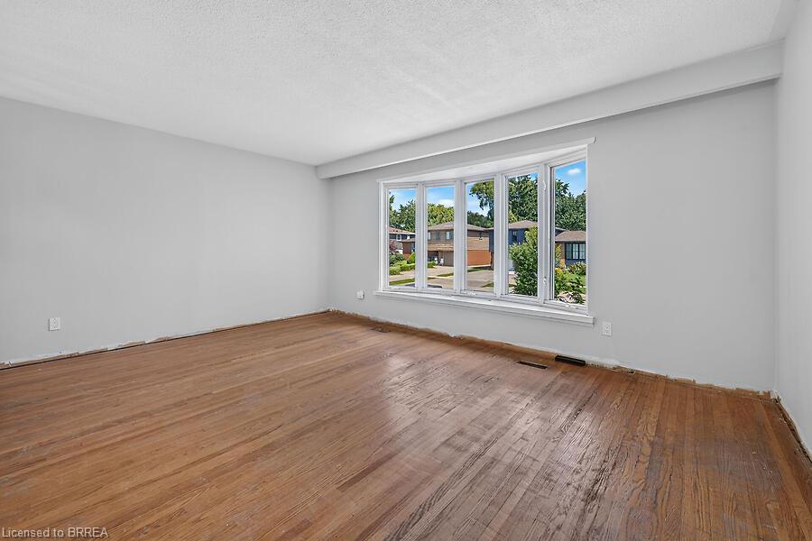 5371 Riverside Drive Property Photo 21