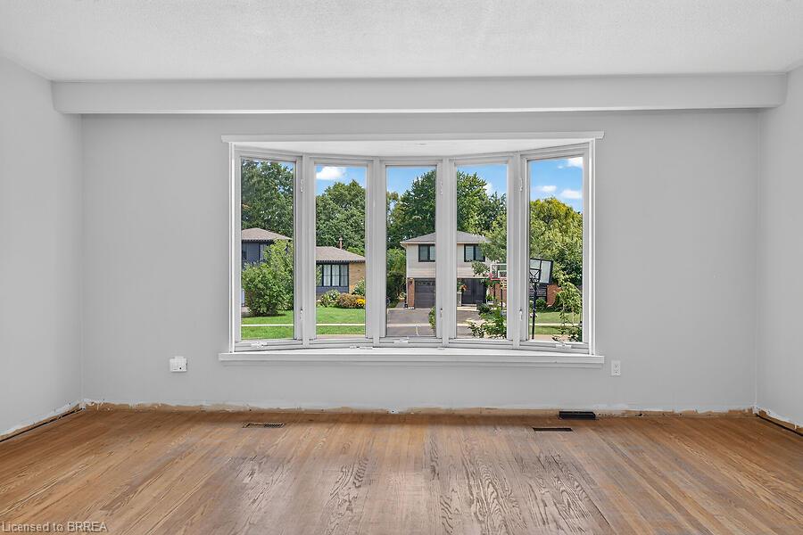 5371 Riverside Drive Property Photo 25