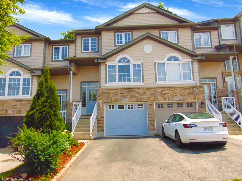 214 Snowdrop Crescent Property Photo 1