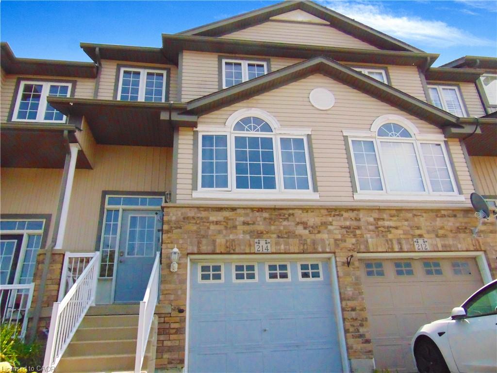 214 Snowdrop Crescent Property Photo 2