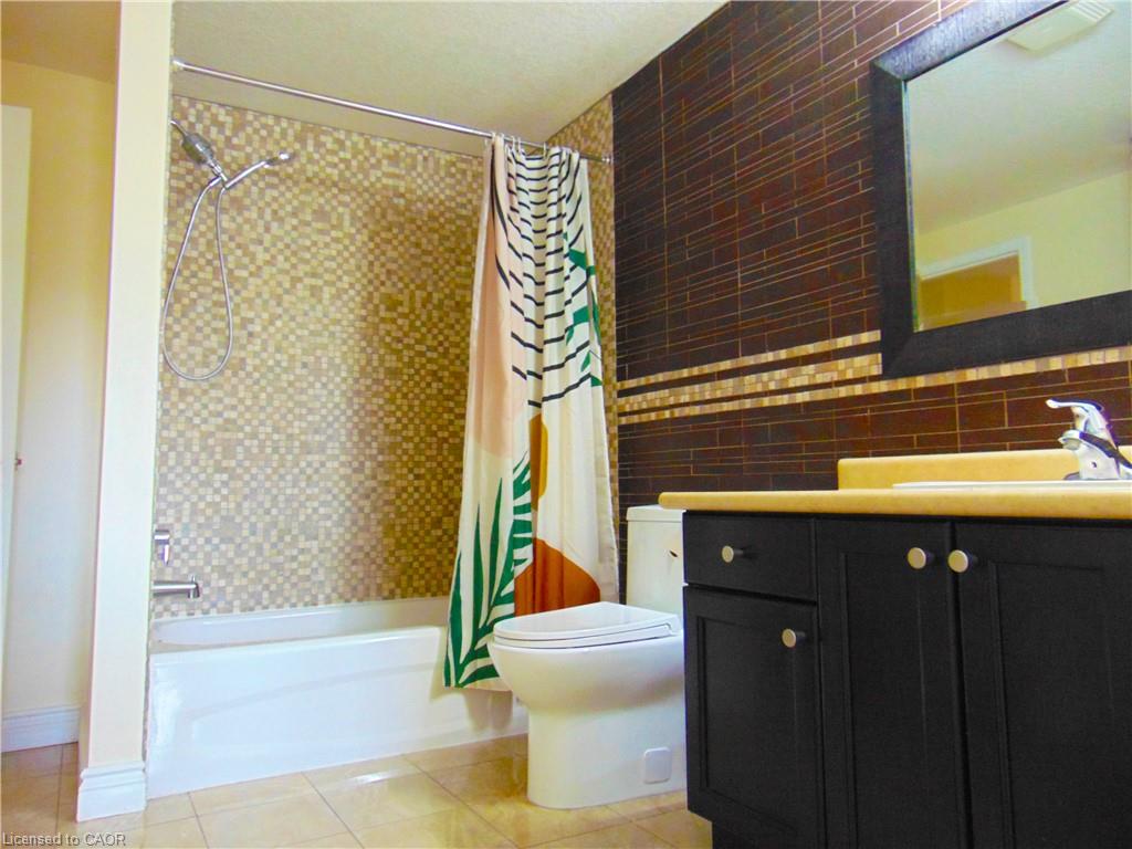 214 Snowdrop Crescent Property Photo 13