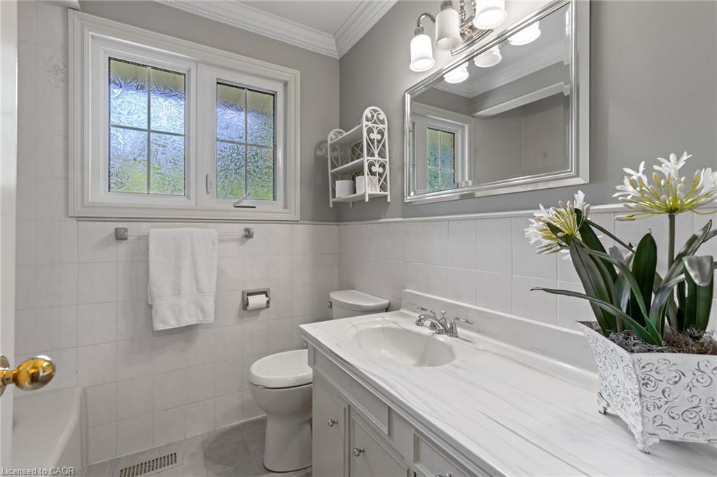 401 Cairncroft Road Property Photo 18