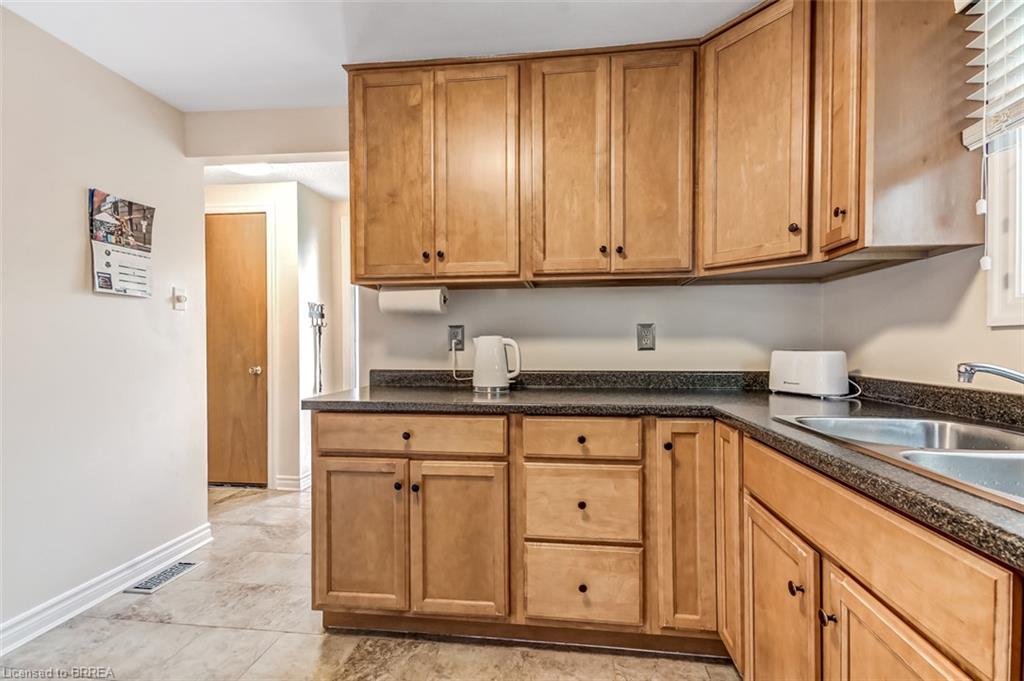 207 Dunsdon Street Property Photo 8