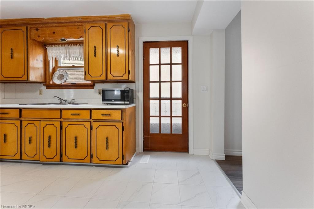 150 Elgin Street Property Photo 5
