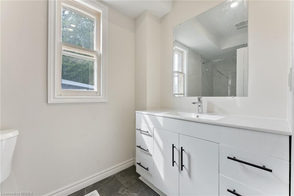 150 Elgin Street Property Photo 7